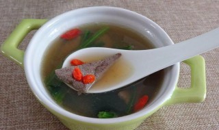 枸杞菠菜猪肝汤的做法 枸杞菠菜猪肝汤的做法窍门