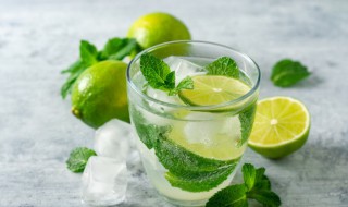 青柠檬的功效与作用及食用方法 青柠檬的功效与作用及食用方法及禁忌