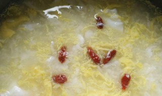 百合蛋花汤功效与作用 百合蛋花猪肉汤的做法