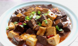 酸菜豆腐烧鸭血的做法窍门 酸菜豆腐烧鸭血的做法窍门是什么
