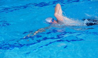自由泳的方法和技巧是什么 自由泳的方法和技巧是什么样的