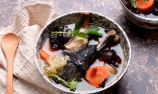 乌鸡香菇红枣汤的功效与作用 红枣香菇炖鸡汤的功效
