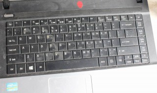 电脑键盘如何防灰尘 电脑键盘如何防灰尘