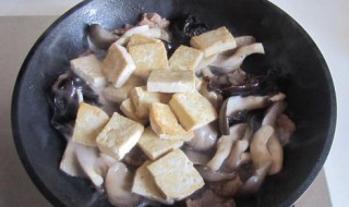 豆腐平菇煲 豆腐平菇煲怎么做