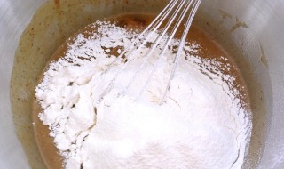 低筋面粉可以用什么代替 做面包用高筋面粉还是低筋面粉