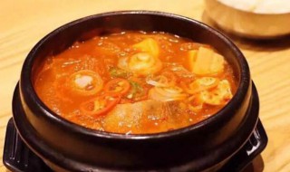 石锅泡菜汤图片 石锅泡菜汤