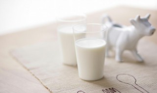 高钙奶和纯牛奶的区别 牛奶和羊奶相比哪个营养更高