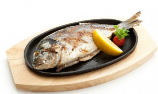 高压锅炖鱼多久鱼刺就酥了 连刺都能吃的酥焖鲫鱼