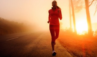 有氧运动慢跑的正确姿势 有氧运动慢跑锻炼方式方法