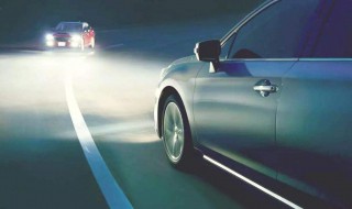 夜间跟车行驶不能使用远光灯的原因物理 夜间跟车行驶不能使用远光灯的原因
