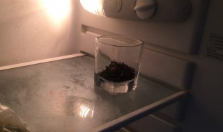 冰箱里喷了花露水用什么才能去除花露水味道 有什么方法呢