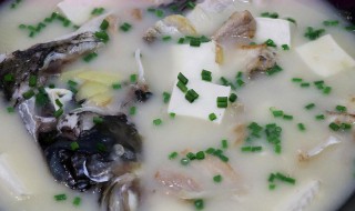 鱼头豆腐汤的家常做法简单 鱼头豆腐汤有什么制作方法