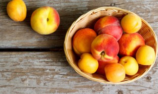 桃子属于什么种类水果? A仁果类 B核果类 桃子属于什么种类的水果