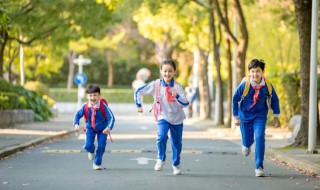 怎样正确逗小孩（怎样正确逗小孩玩）