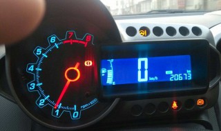 汽车启动瞬间abs灯亮 车辆启动瞬间ABS灯亮是什么原因