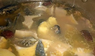 榴莲壳猪骨汤功效与作用是什么 榴莲壳猪骨汤功效与作用