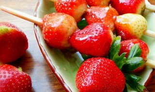 草莓冰糖葫芦简单方法 草莓冰糖葫芦制作方法窍门