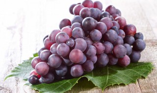 葡萄吃起来涩涩的怎么回事 葡萄吃起来涩是怎么回事