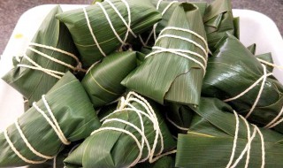 新鲜粽叶包粽的方法 鲜粽叶包粽子的处理方法