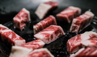 牛肉小方块加芝麻怎么做好吃 牛肉小方块加芝麻怎么做