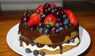 草莓和巧克力混合口味的蛋糕做法窍门 草莓和巧克力混合口味的蛋糕做法