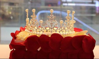 王冠蛋糕造型的做法 王冠蛋糕造型的做法图片