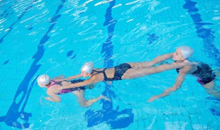 仰泳初学者的技巧是什么 仰泳初学者的技巧