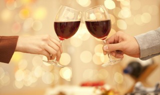 干白葡萄酒和干红葡萄酒的区别 干白和干红哪个好喝