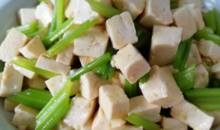 豆腐和芹菜能一起吃吗? 豆腐和芹菜能一起吃吗?为什么?