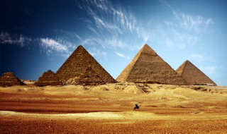 埃及金字塔简介 埃及金字塔简介300字左右