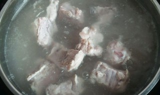 杜仲猪骨汤的做法 杜仲猪脊骨汤