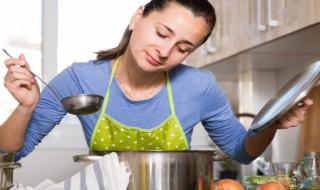 配肠粉的酸菜怎么做 肠粉酸菜汤汁怎么做好吃