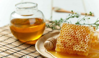 吃蜂蜜忌吃什么食物和水果 吃蜂蜜忌吃什么食物