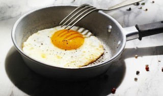 香油煎鸡蛋的做法 香油煎鸡蛋的做法视频