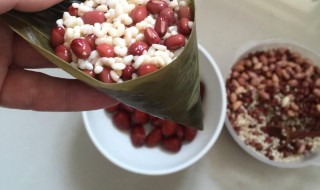 红豆沙粽子怎么做 红豆沙细米粽子的做法和配方