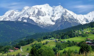 阿尔卑斯山脉的最高峰是是什么（阿尔卑斯山脉的最高峰是是什么高原）