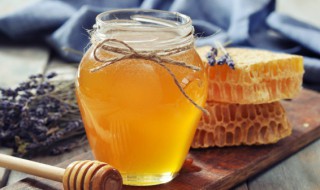 西洋参和蜂蜜一起泡水喝可以吗 西洋参和蜂蜜泡水喝的功效