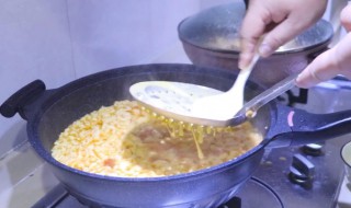 疙瘩汤怎么做小粒漏勺 疙瘩汤怎么做小粒漏勺好吃