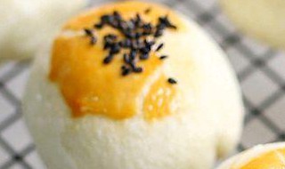 蛋黄酥的做法及配方比例窍门 蛋黄酥50个的做法与配料