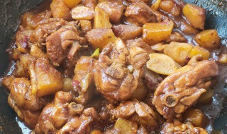 新疆大盘鸡的家常做法 新疆大盘鸡的家常做法加土豆