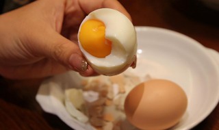 白水煮鸡蛋要煮几分钟 白水煮鸡蛋要煮几分钟全熟