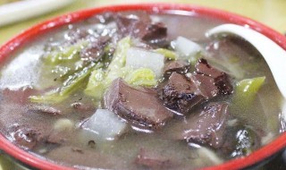 猪血豆腐汤的家常做法 猪血豆腐汤
