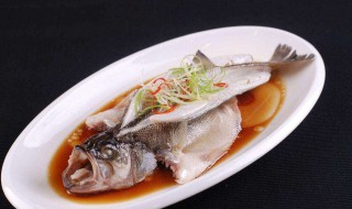清蒸鲈鱼最简单的做法小孩吃的 清蒸鲈鱼最简单的做法