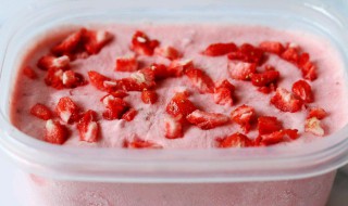 怎么做草莓雪糕 如何做草莓雪糕
