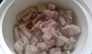 排骨牛肉杂菌汤的做法 排骨牛肉杂菌汤的做法大全