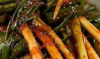 韩国腌小葱的做法视频 韩国腌小葱的做法