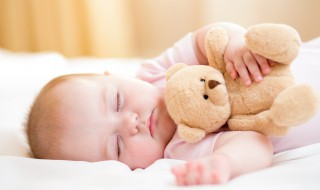 防蚊液直接喷在宝宝皮肤上 防蚊液对宝宝有害吗