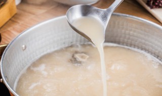 如何熬制出美味的骨头汤 如何熬制出美味的骨头汤呢