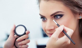 如何化大眼妆 如何化眼妆视频教程
