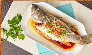 大师说菜:清蒸鱼好吃的几个关键点 清蒸鱼的烹饪技巧